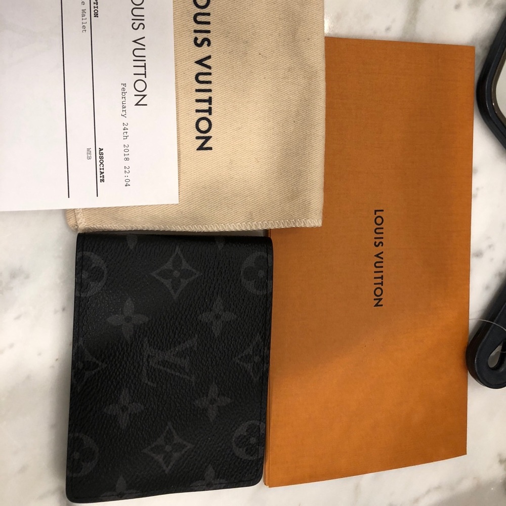 Gently used Louis Vuitton wallet authentic